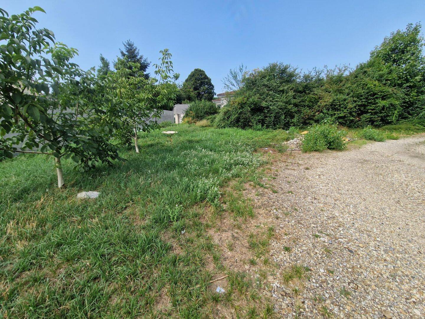 Terrain de 803 m² à Chuzelles - photo 2