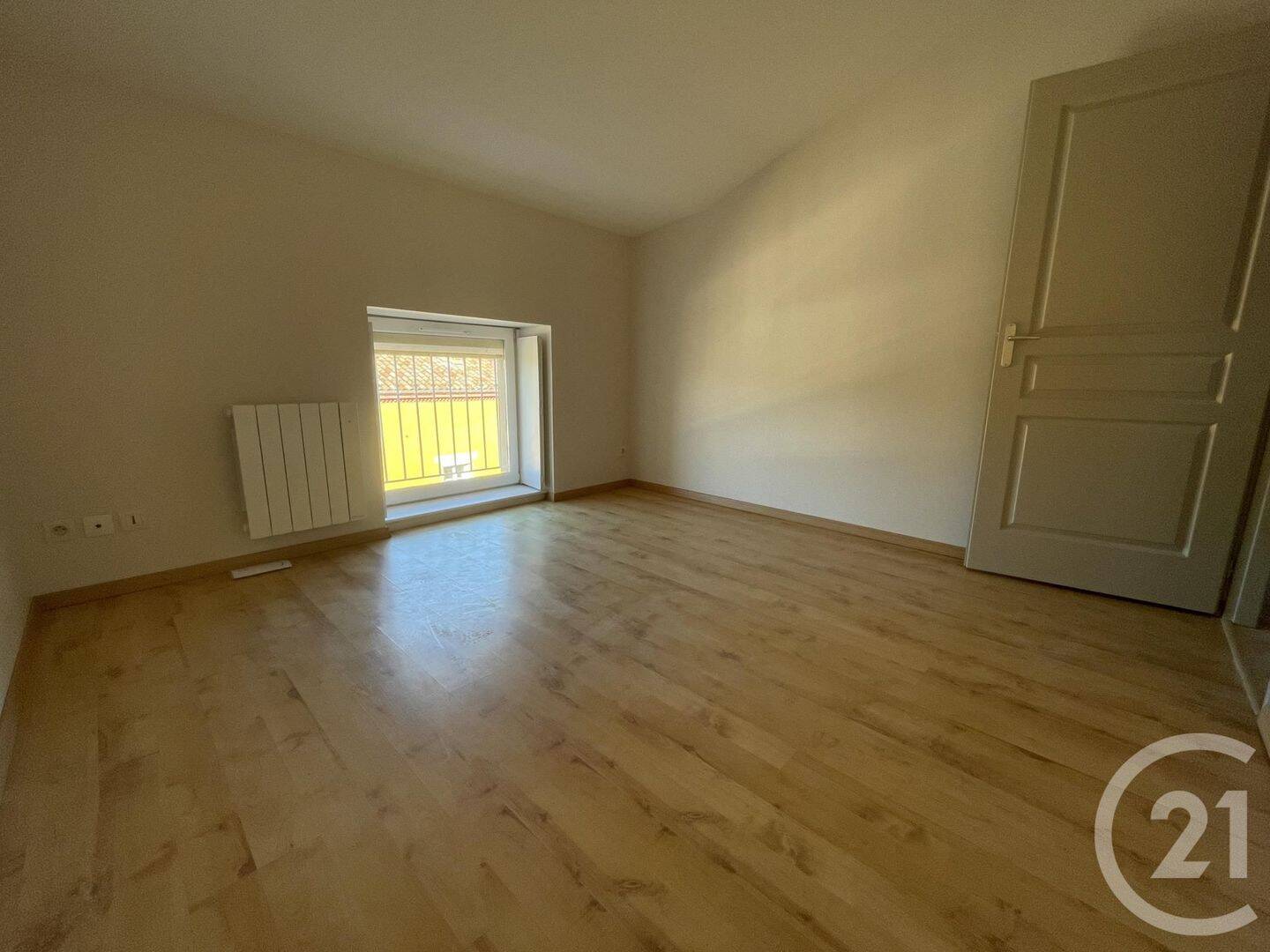 Appartement 3 pièces 57 m² · à Saint-Étienne-des-Oullières · 56,6 m² · 550 €