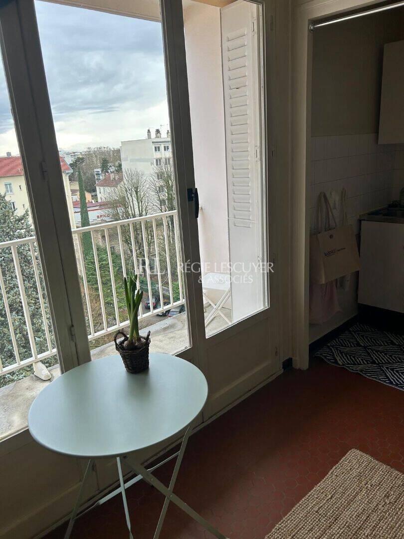 Appartement 1 pièce 24 m² · à Villeurbanne · 23,6 m² · 505 €