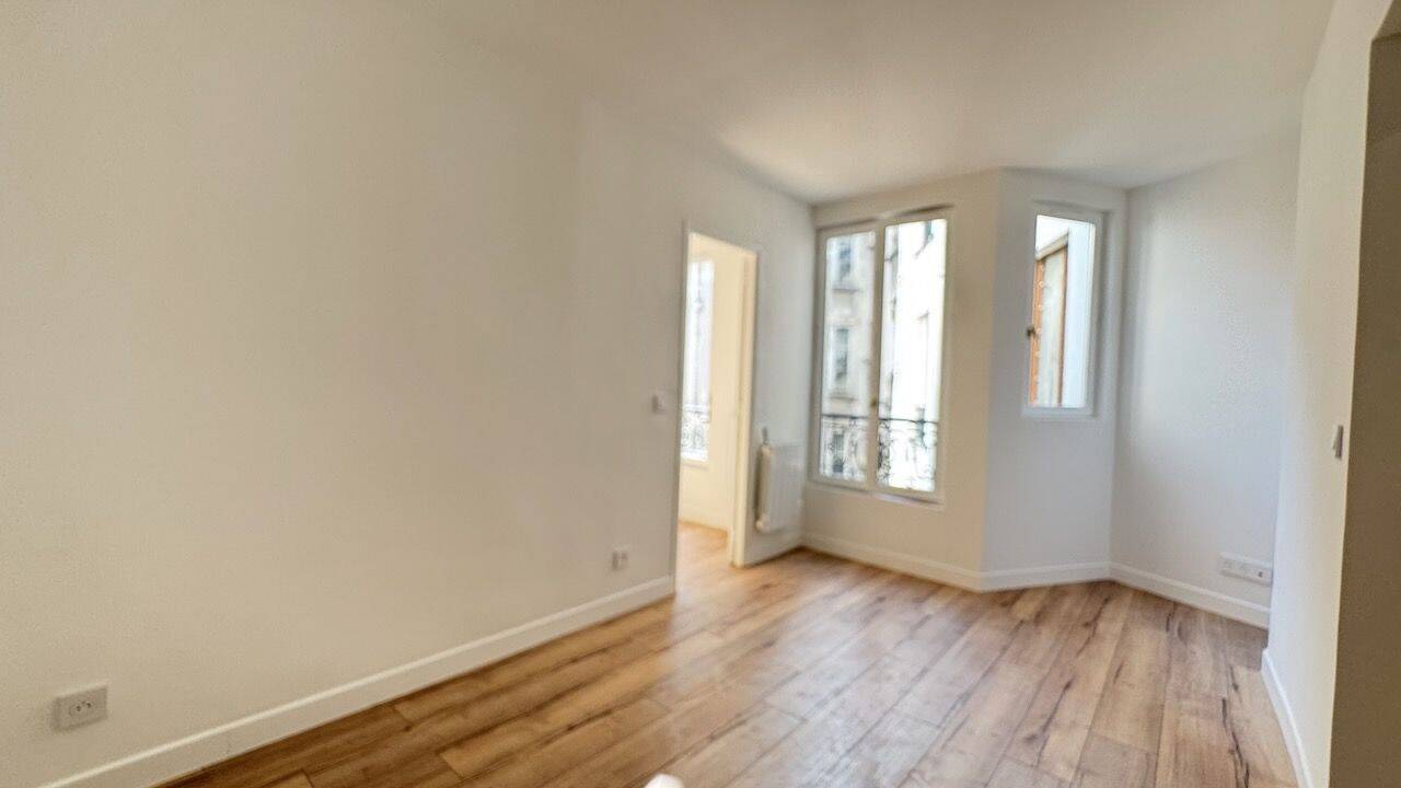 Appartement 2 pièces 32 m² · à Paris 10ème Arrondissement · 31,6 m² · 310 000 €