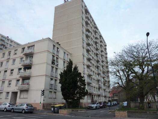 Appartement à louer 1 543 € 5 pièces 4 chambres 79 m² Étage 9/12 Bas Longchamps Bagneux 92220