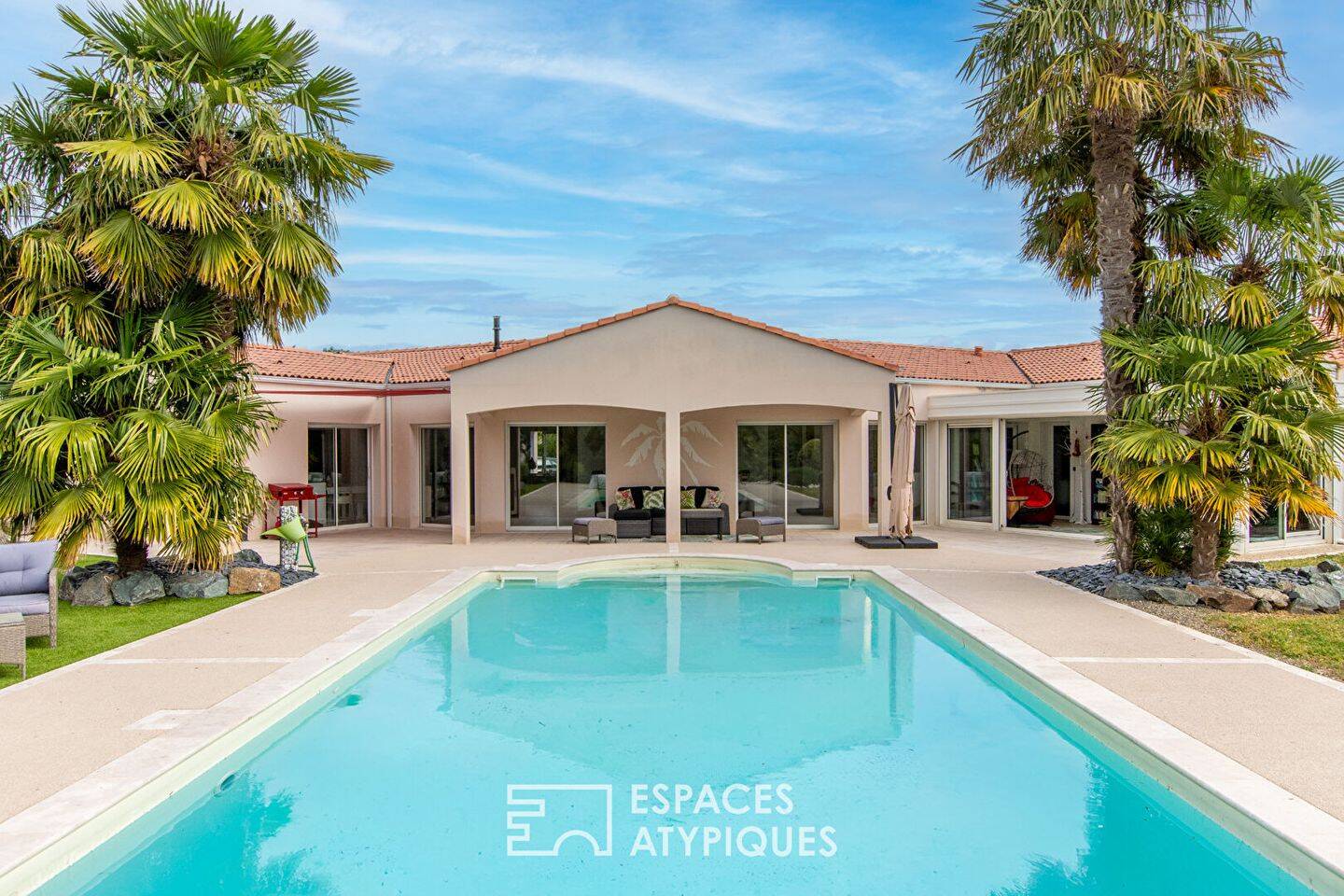Maison 9 pièces 386 m² · à Fontenay-le-Comte · 386 m² · 799 000 €