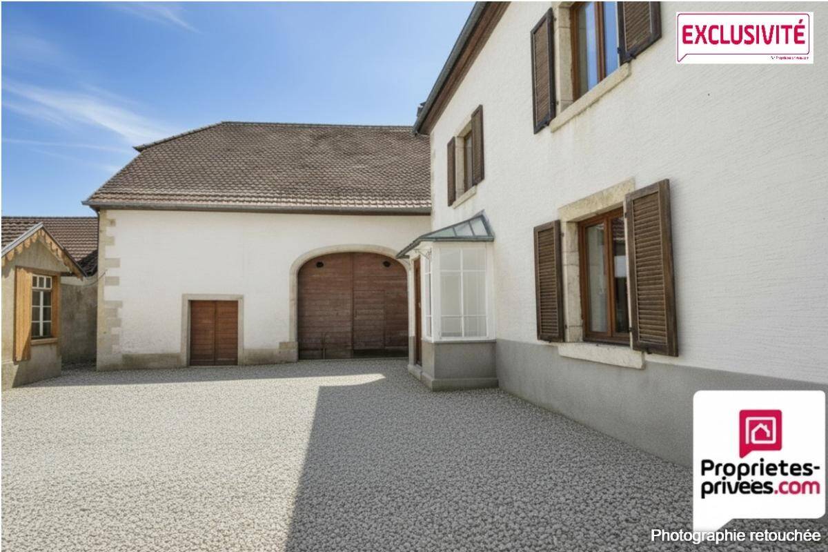Maison 9 pièces 246 m² · à Montécheroux · 245,5 m² · 110 000 €