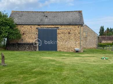 Mas à vendre 229 900 € 4 pièces 3 chambres 98 m² 4 686 m² de terrain Lassay-les-Châteaux 53110