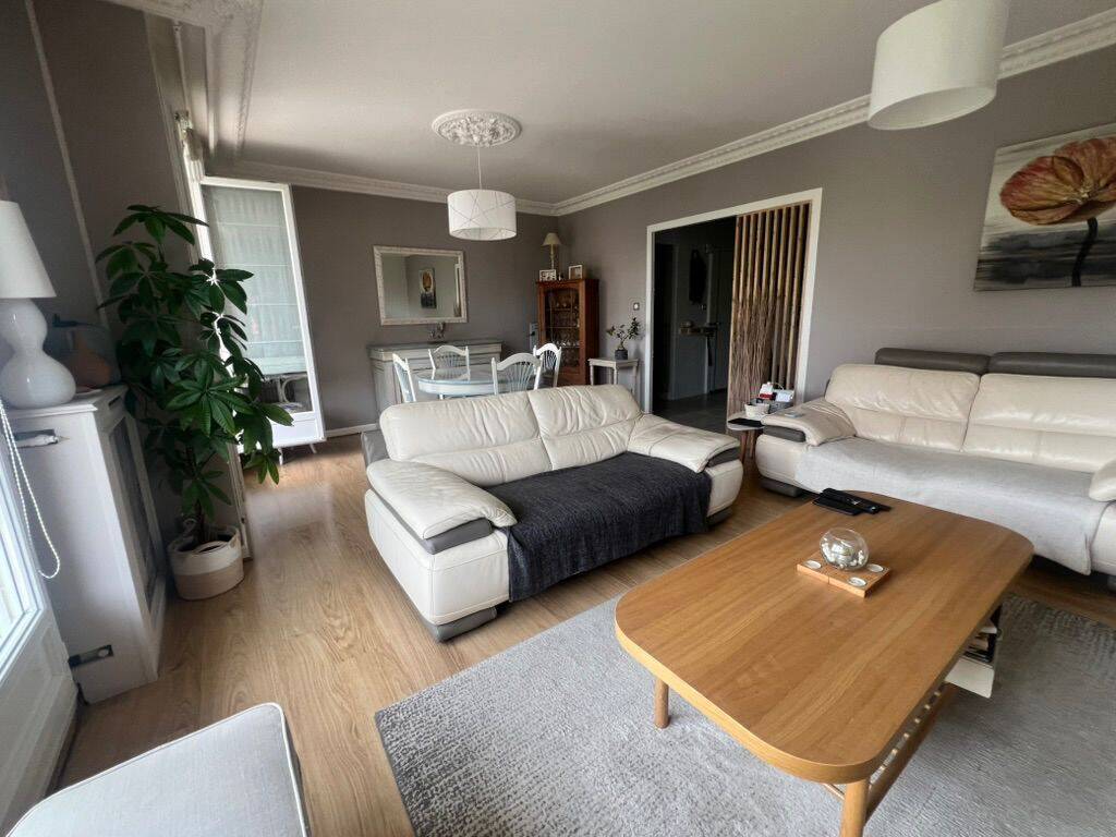 Appartement 5 pièces 92 m² · à Vénissieux · 92 m² · 275 000 €