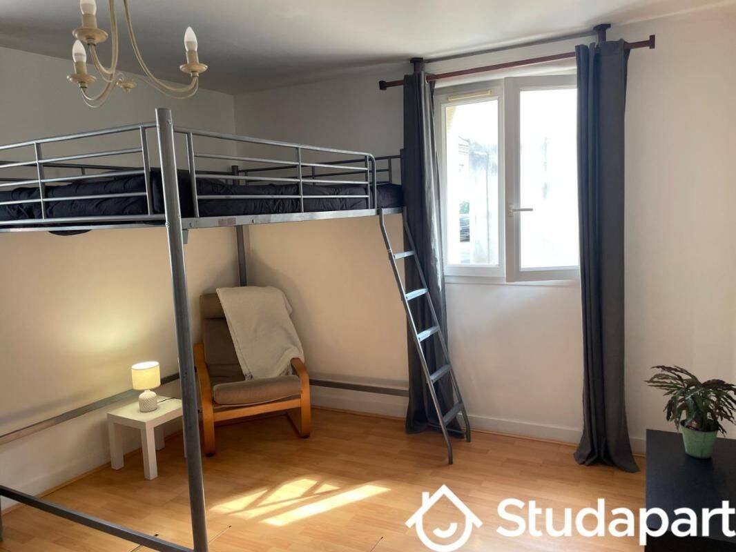 Appartement 1 pièce 9 m² · à Saint-Cyr-sur-Loire · 9 m² · 336 €/mois