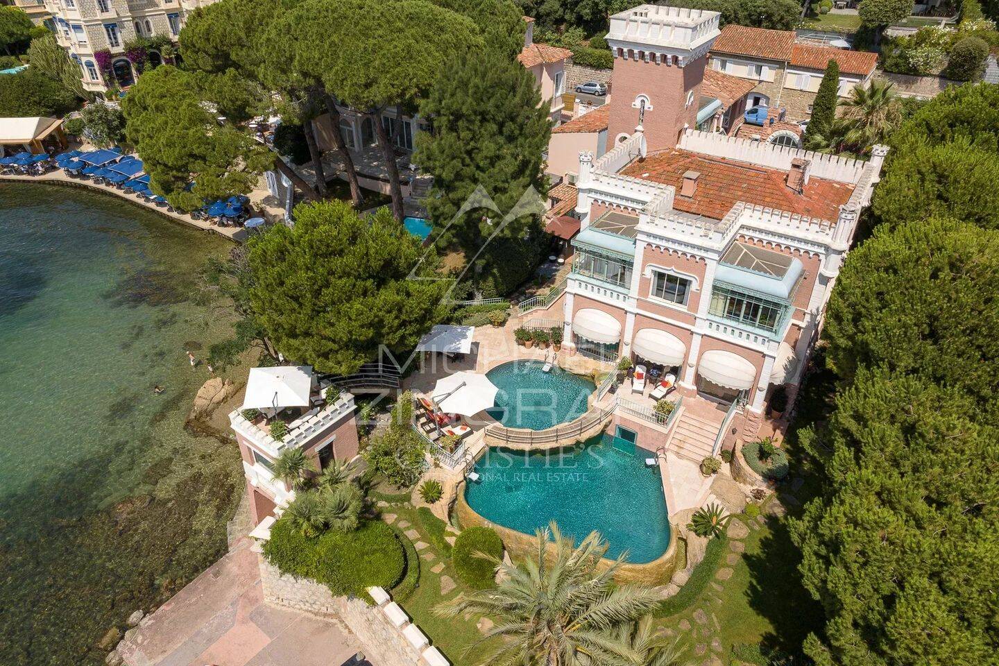 Maison 9 pièces 450 m² · à Antibes · 450 m² · 23 320 000 €