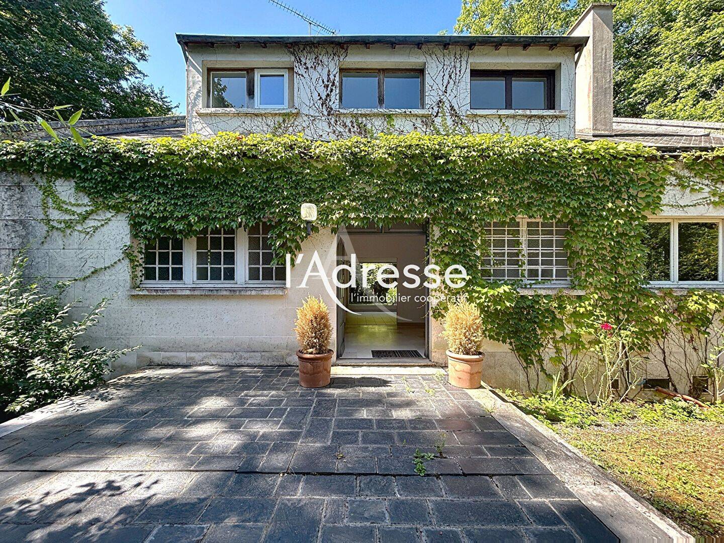 Maison 8 pièces 215 m² · à Chambray-lès-Tours · 215 m² · 675 000 €