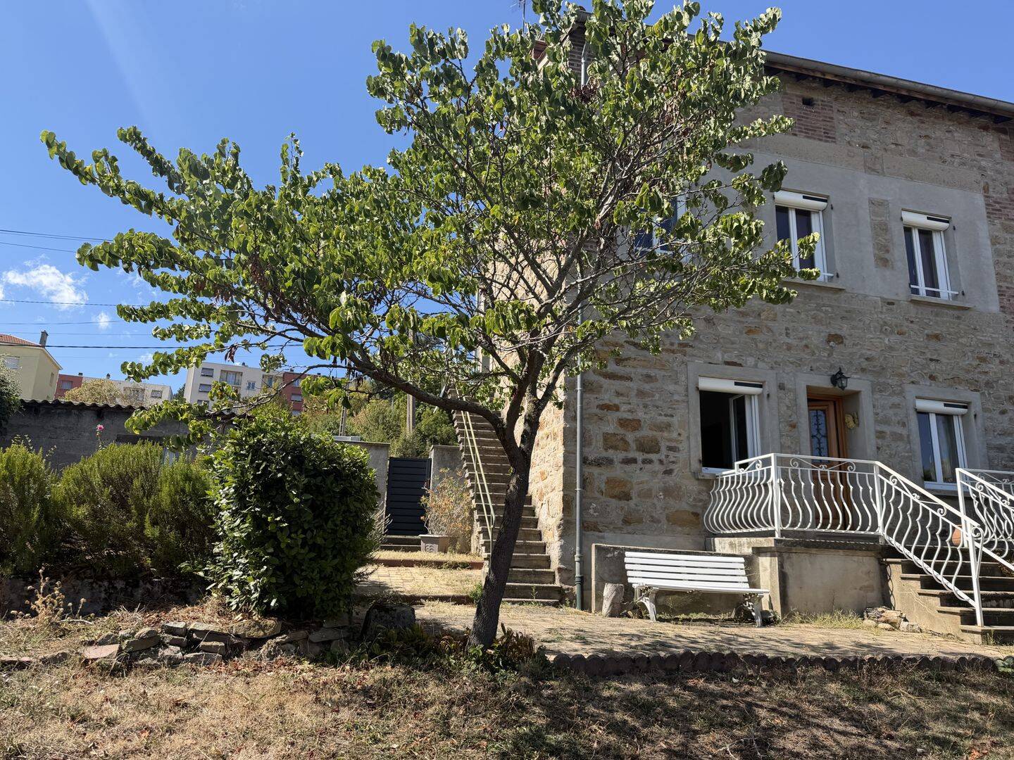 Maison 5 pièces 90 m² · à Saint-Genest-Lerpt · 90 m² · 165 000 €