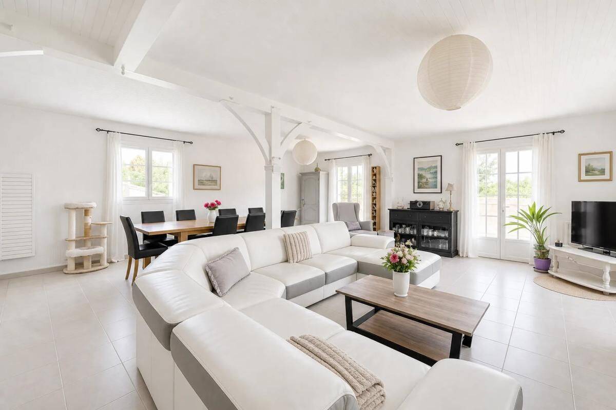 Maison 6 pièces 176 m² · à Bussac-sur-Charente · 176 m² · 285 000 €