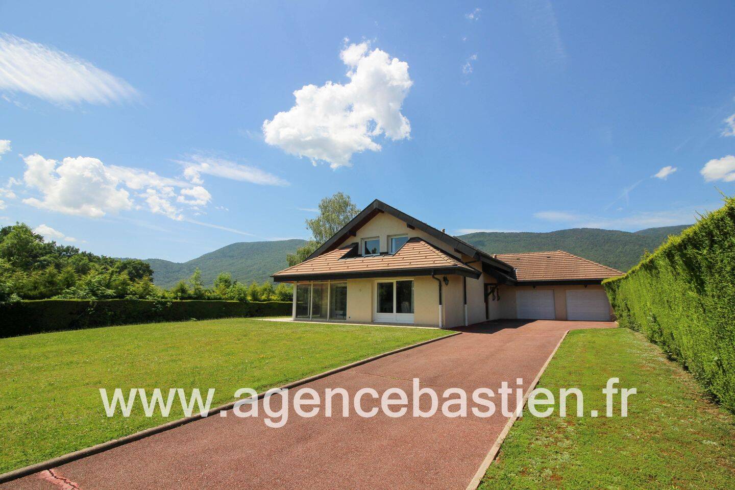 Maison 6 pièces 192 m² · à Divonne-les-Bains · 192 m² · 1 190 000 €