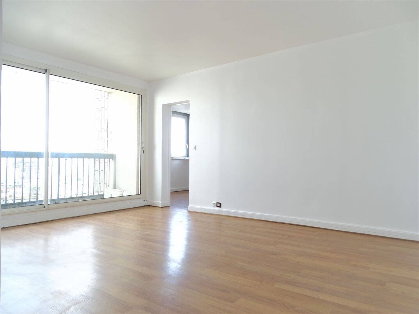 Appartement 4 pièces 87 m² · à Paris 19ème Arrondissement · 87 m² · 570 000 €