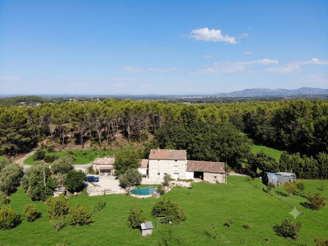 Maison 8 pièces 266 m² · à Pernes-les-Fontaines · 266 m² · 676 000 €