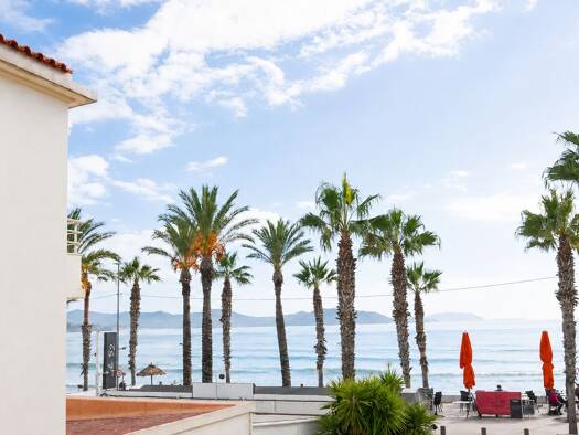 Hôtel à vendre 4 280 000 € 470 m² d'espace de restauration Clos des Plages-Peymian La Ciotat 13600