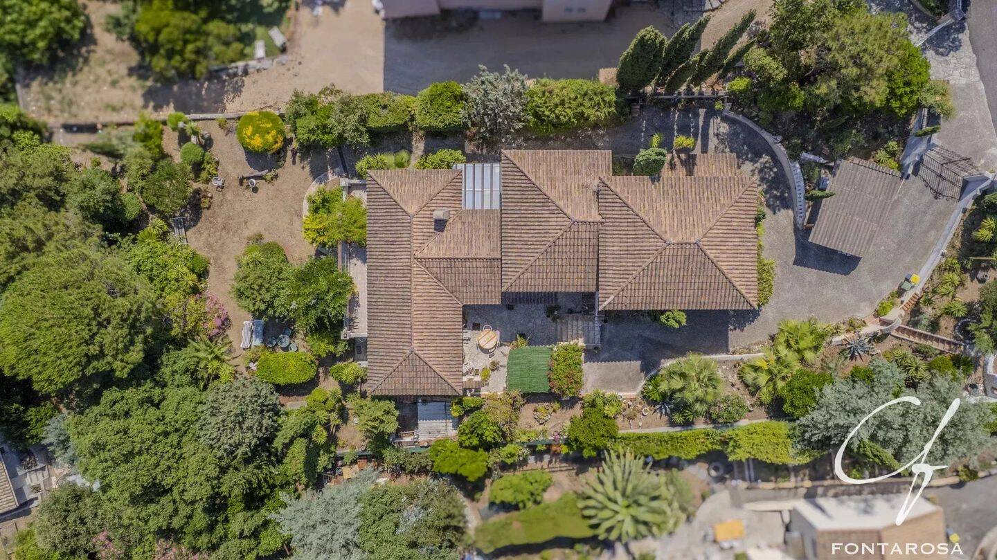 Maison 11 pièces 250 m² · à Fréjus · 250 m² · 795 000 €