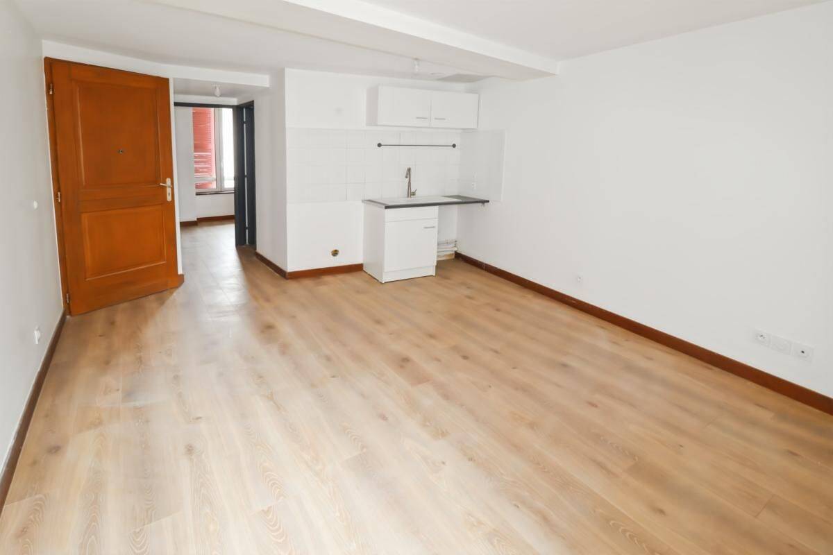 Appartement 1 pièce 29 m² · à Saint-Étienne-de-Saint-Geoirs · 29 m² · 65 000 €