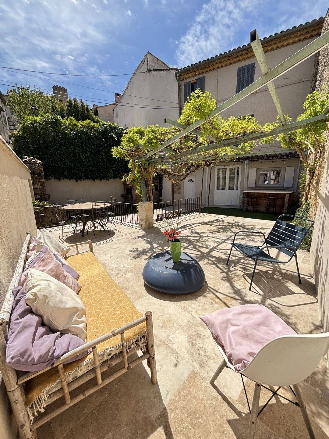 Maison 6 pièces 143 m² · à Mirabeau · 143 m² · 398 000 €