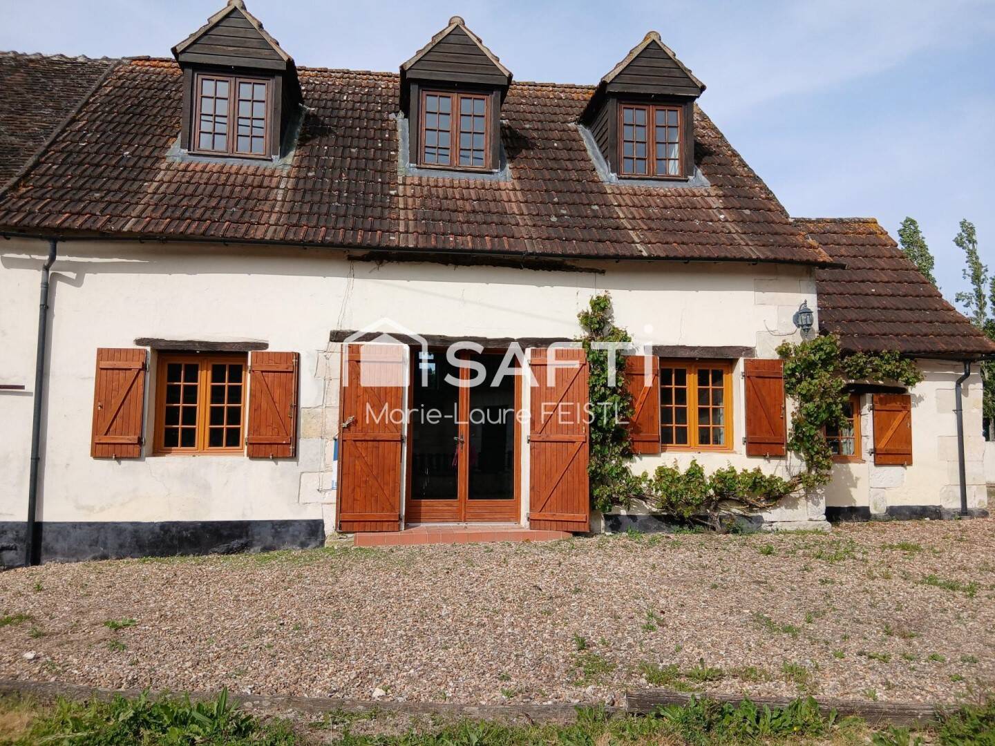 Maison 12 pièces 172 m² · à Charnizay · 172 m² · 200 000 €