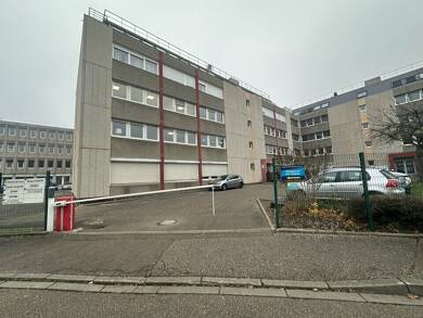 Espace bureau à vendre 690 200 € 406 m² de bureaux divisible de 203 m² à 203 m² Cronenbourg Est-Centre Est Strasbourg 67200