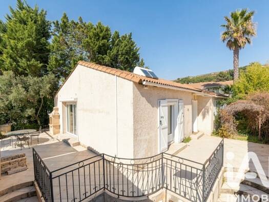 Maison de plain-pied à vendre 365 000 € 4 pièces 3 chambres 100 m² 400 m² de terrain Avenue de Marseille-Liourat Vitrolles 13127