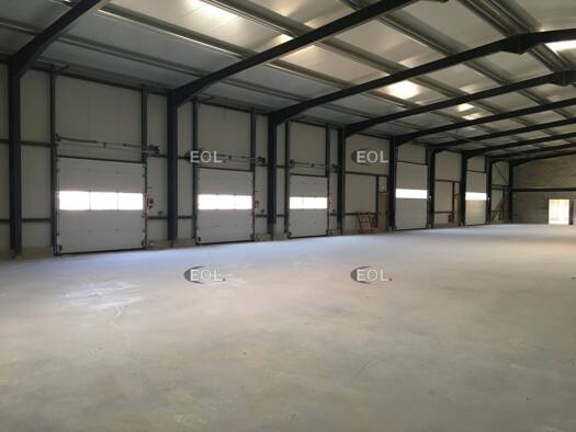 Local d'activités à louer 5 800 € 1 160 m² d'espace de stockage Boulbon 13150