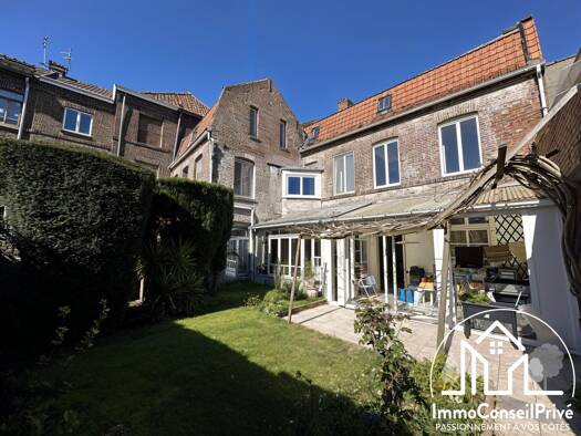 Maison de plain-pied à vendre 399 000 € 15 pièces 5 chambres 280 m² 615 m² de terrain Carvin 62220