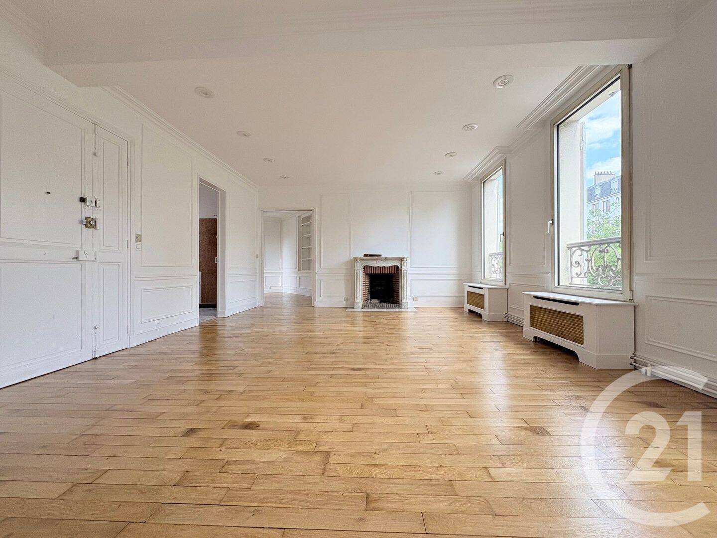 Appartement 7 pièces 173 m² · à Paris 16ème Arrondissement · 173,3 m² · 4 790 €