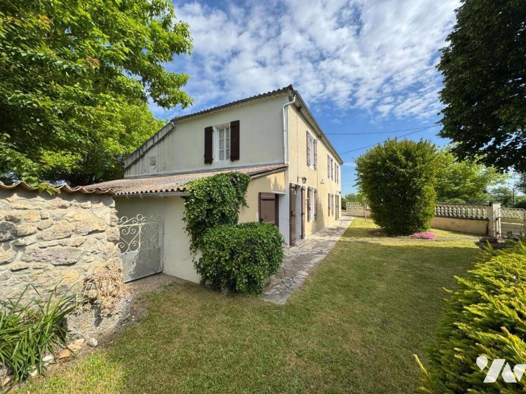 Maison 11 pièces 312 m² · à Nérac · 312 m² · 260 000 €
