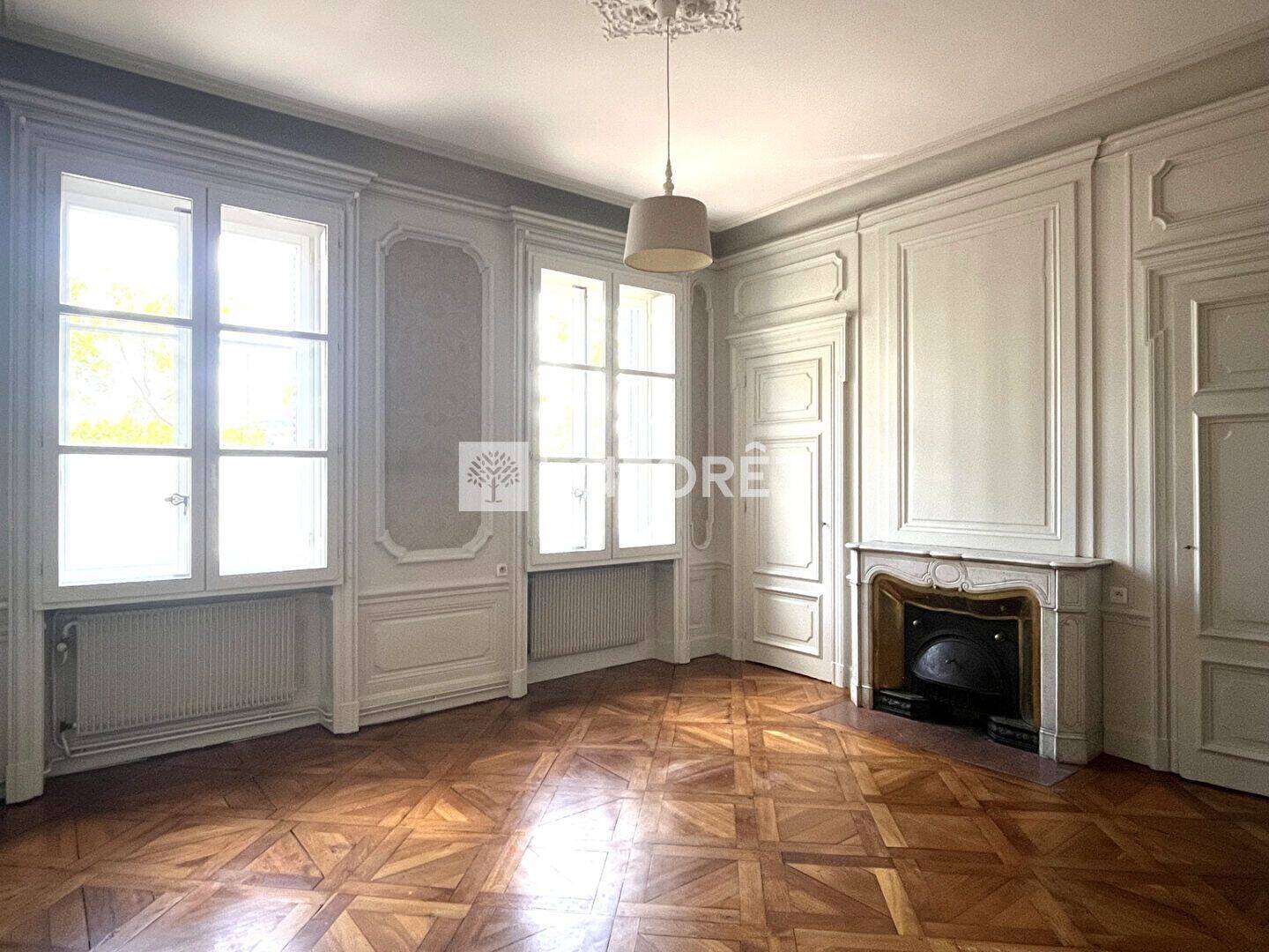 Appartement 3 pièces 89 m² · à Lyon 2ème Arrondissement · 88,5 m² · 1 315 €