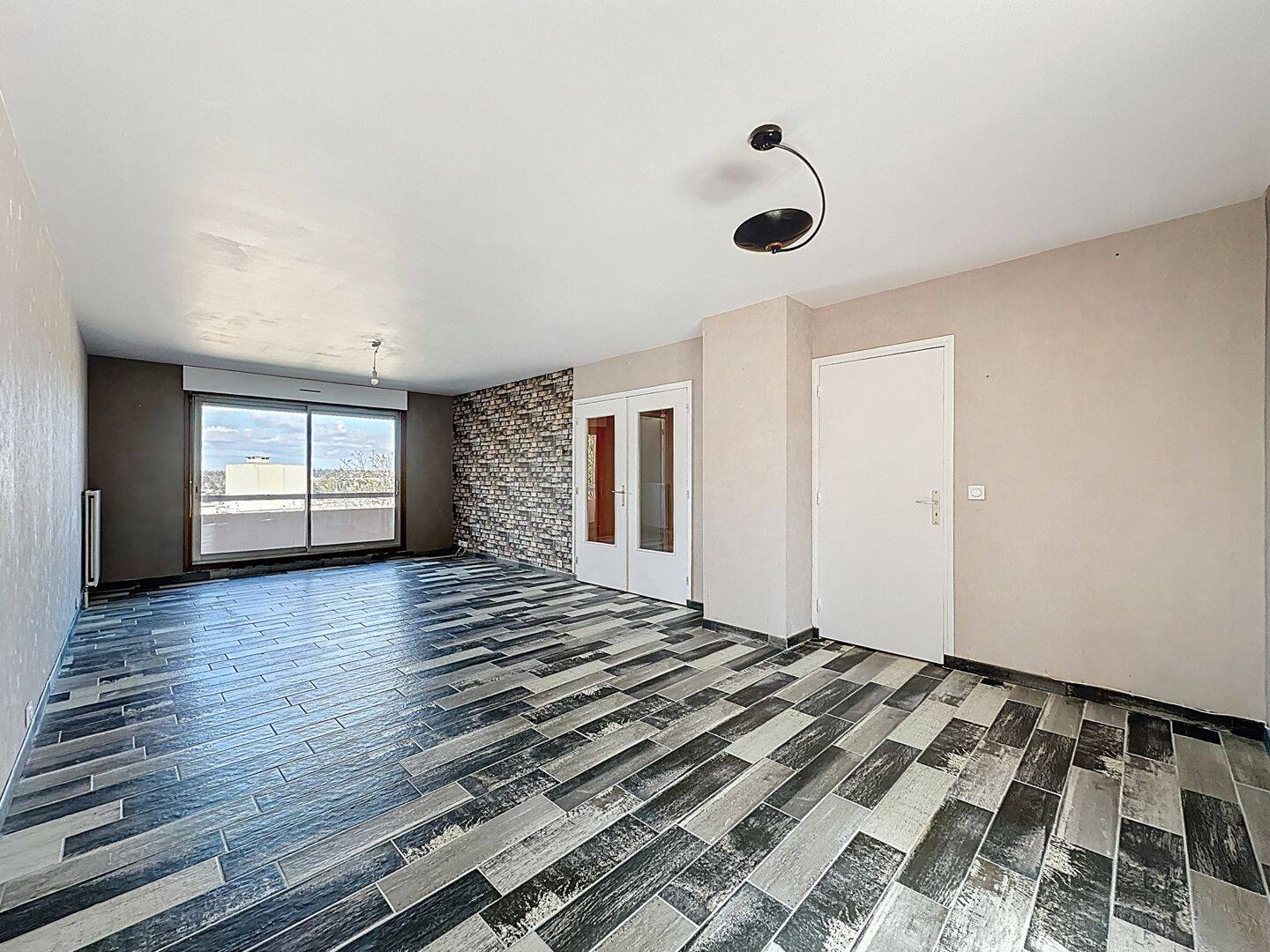 Appartement 5 pièces 102 m² · à Tassin-la-Demi-Lune · 102,1 m² · 377 000 €