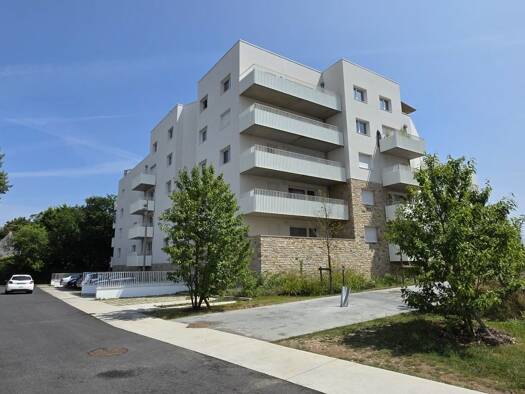 Appartement à vendre 258 500 € 3 pièces 2 chambres 64 m² Étage 3/3 Zone d'Activité Auchan Saint-Sébastien-sur-Loire 44230
