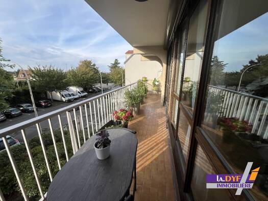 Appartement à vendre 220 500 € 4 pièces 3 chambres 78 m² Étage 2/1 Villeparisis 77270