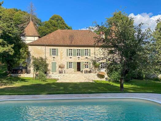 Château à vendre 1 980 000 € 12 pièces 7 chambres 350 m² 36 092 m² de terrain Léaz 01200