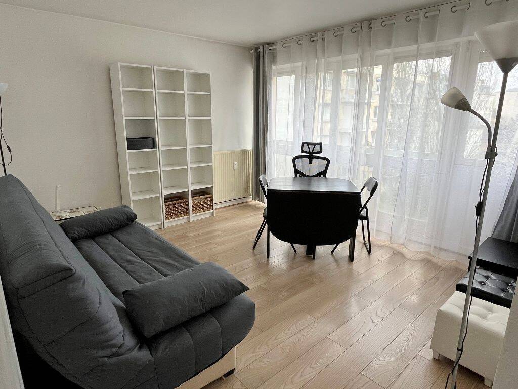Appartement 1 pièce 31 m² · à Versailles · 31,4 m² · 930 €/mois