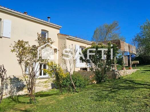 Maison à vendre 223 500 € 6 pièces 4 chambres 136 m² 1 740 m² de terrain Garat 16410