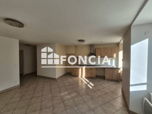 Appartement à louer 690 € 4 pièces 3 chambres 66,7 m² 2ème étage Allevard 38580