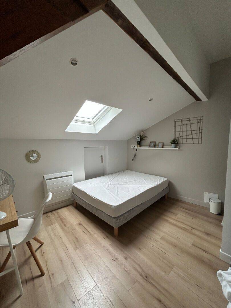 1 pièce 10 m² · à Bordeaux · 10 m² · 575 €