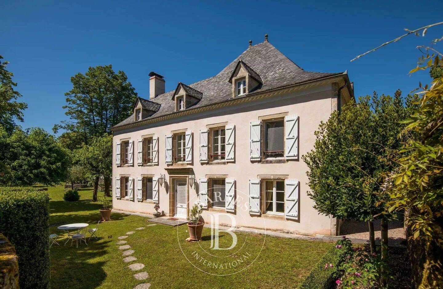 Maison 10 pièces 305 m² · à Figeac · 305 m² · 884 000 €