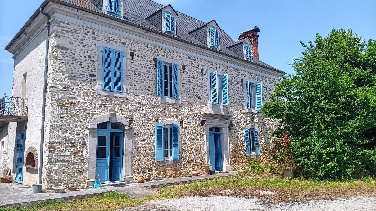 Maison 6 pièces 187 m² · à Beuste · 187 m² · 870 €/mois