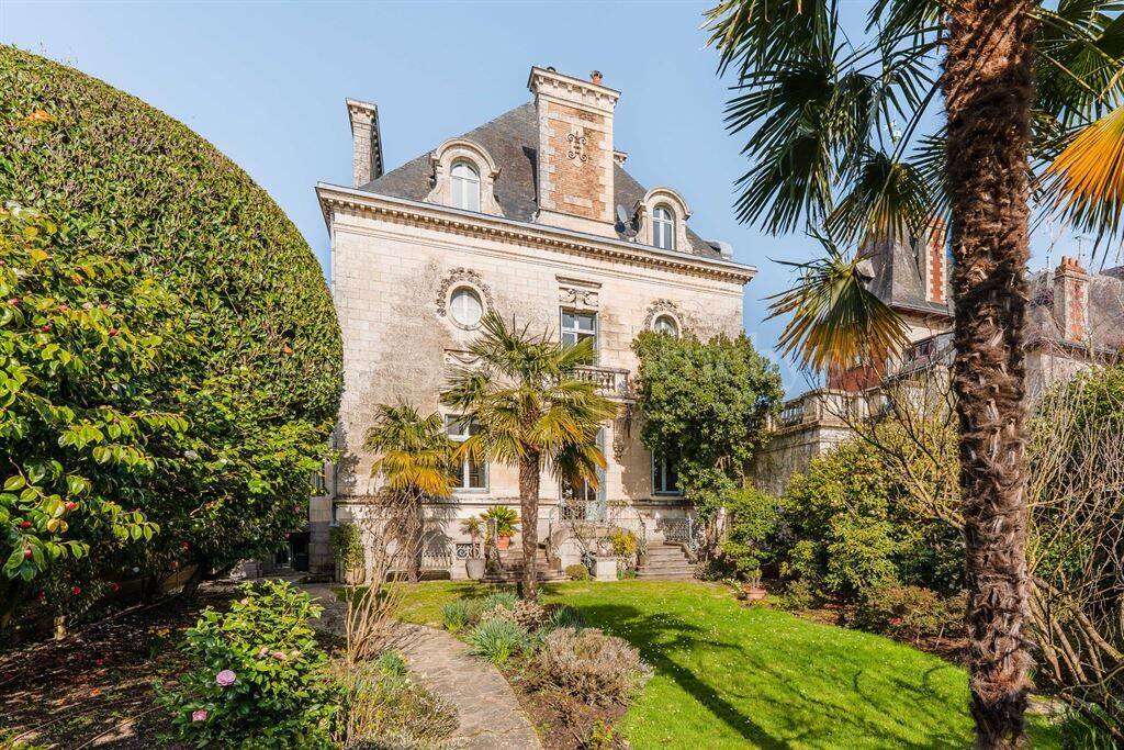 Maison 10 pièces 400 m² · à Nantes · 400 m² · 2 500 000 €