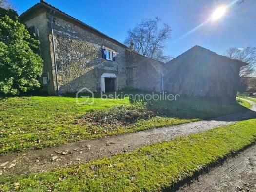Maison à vendre 236 000 € 6 pièces 3 chambres 130 m² 6 658 m² de terrain Saint-Puy 32310