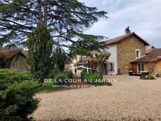 Maison à vendre 428 450 € 5 pièces 3 chambres 204 m² 13 450 m² de terrain Oradour-sur-Vayres 87150