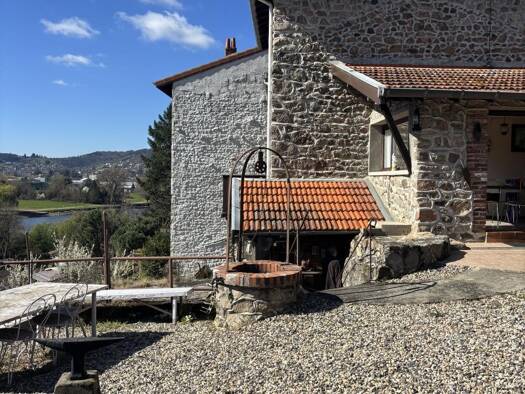 Maison à vendre 137 000 € 5 pièces 3 chambres 125 m² 999 m² de terrain Aurec-sur-Loire 43110