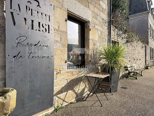 Hôtel particulier à vendre 670 800 € 9 pièces 5 chambres 182 m² Ploudalmézeau 29830