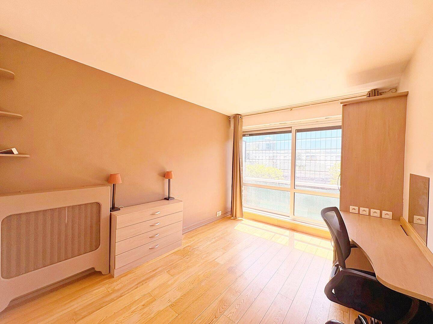 Appartement 1 pièce 19 m² · à Boulogne-Billancourt · 18,6 m² · 868 €