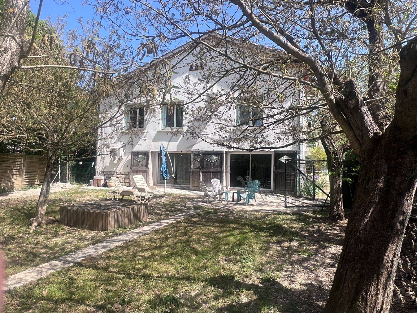 Maison 10 pièces 226 m² · à Barjac · 226 m² · 224 700 €