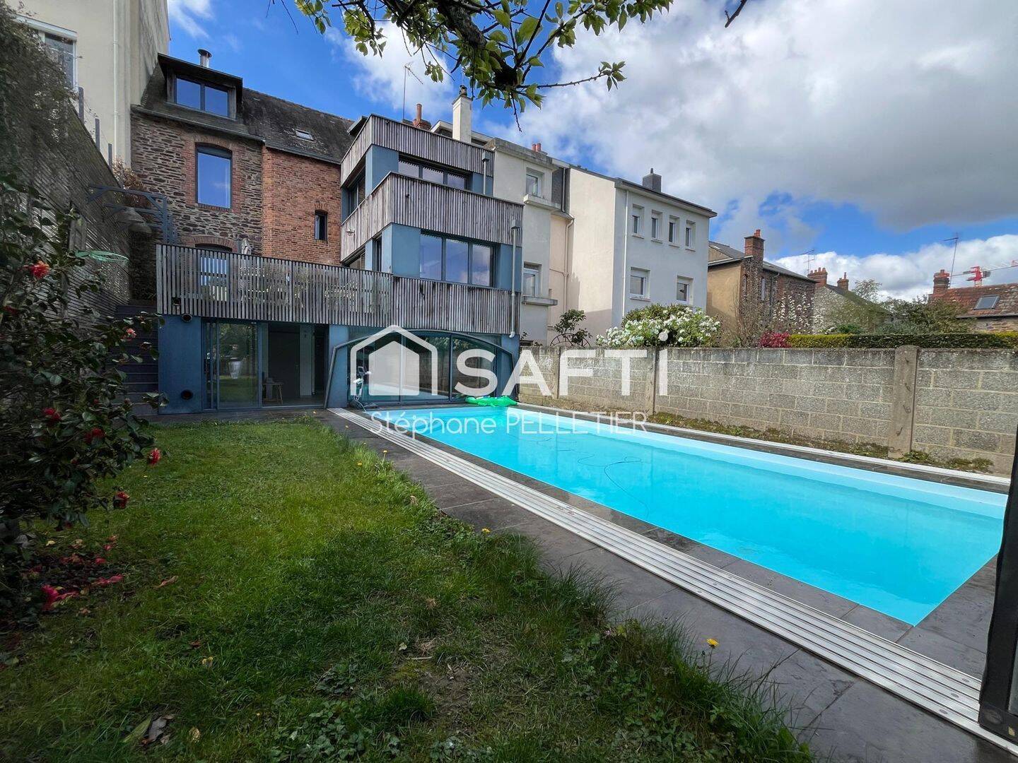Maison 9 pièces 234 m² · à Rennes · 234 m² · 1 198 000 €