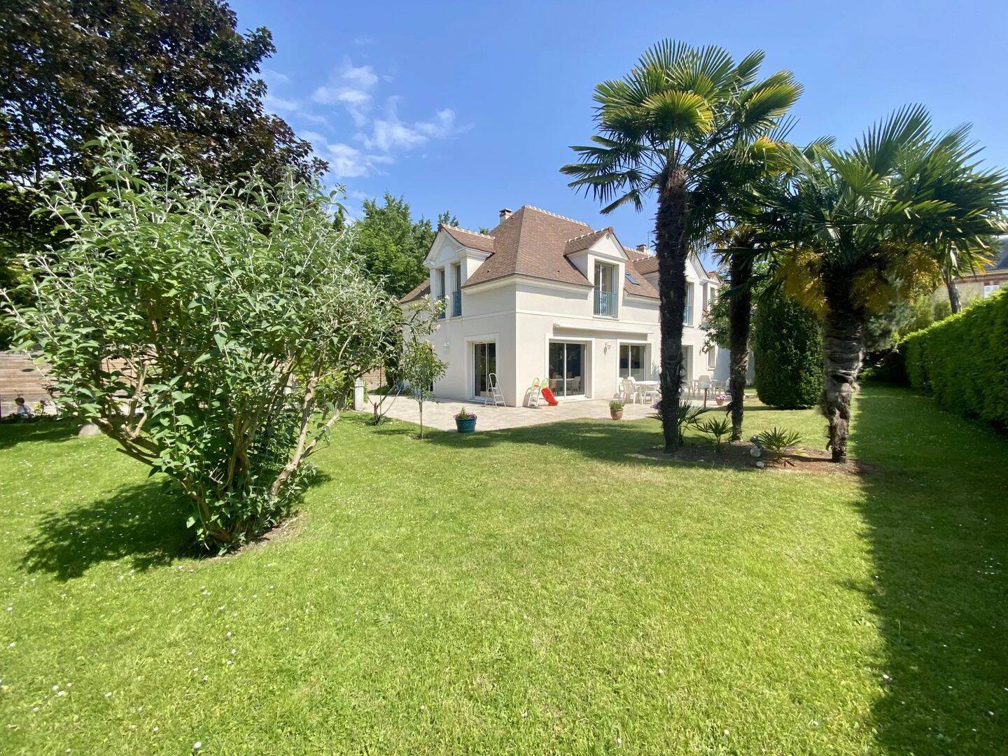 Maison 10 pièces 261 m² · à Le Vésinet · 261 m² · 1 695 000 €