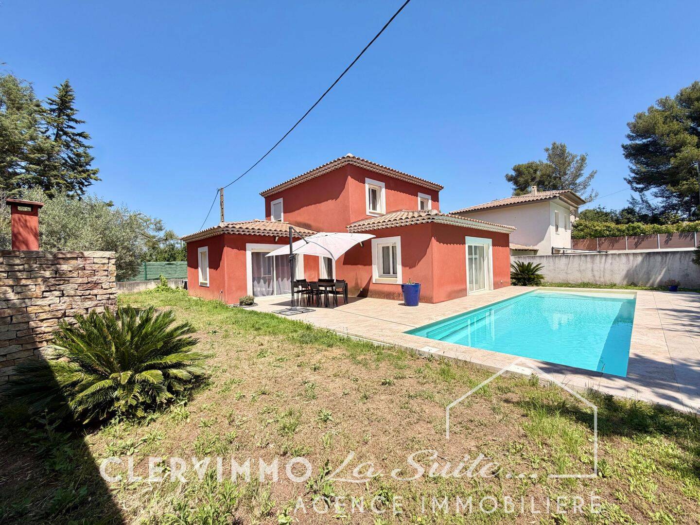 Maison 6 pièces 300 m² · à La Penne-sur-Huveaune · 300 m² · 1 095 000 €