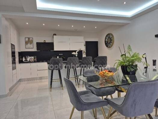 Maison à vendre 602 000 € 6 pièces 5 chambres 174 m² 569 m² de terrain Bourgbarré 35230